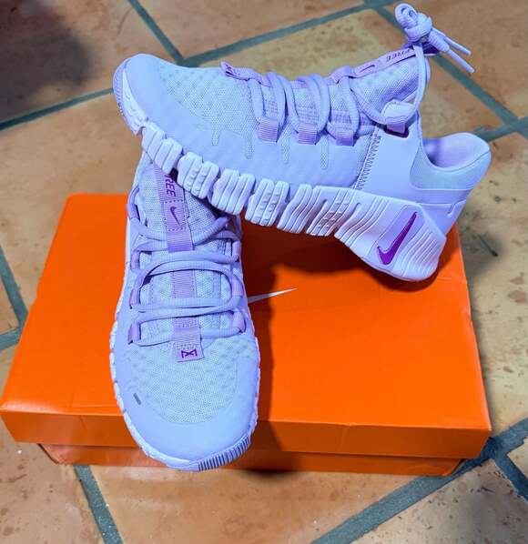 Nike Shoes - Nike Free Metcon 5 Women's Training Shoes - Size 7W / 5.5M